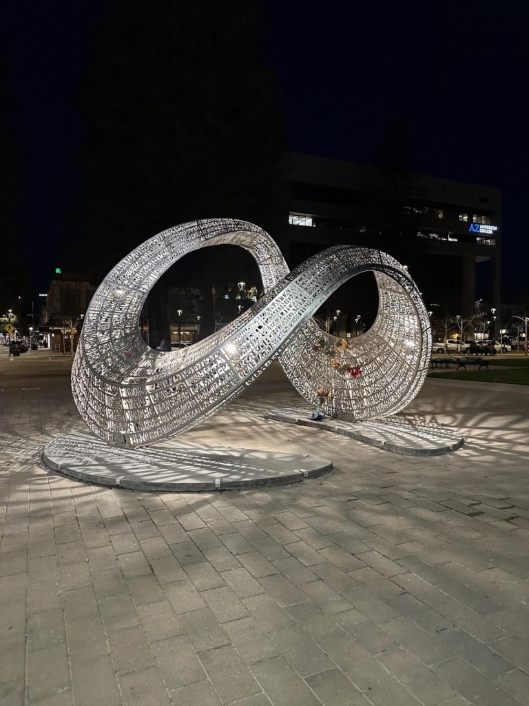 Unum Art Sculpture Unveiled To Public In Santa Rosa The Casa Revista