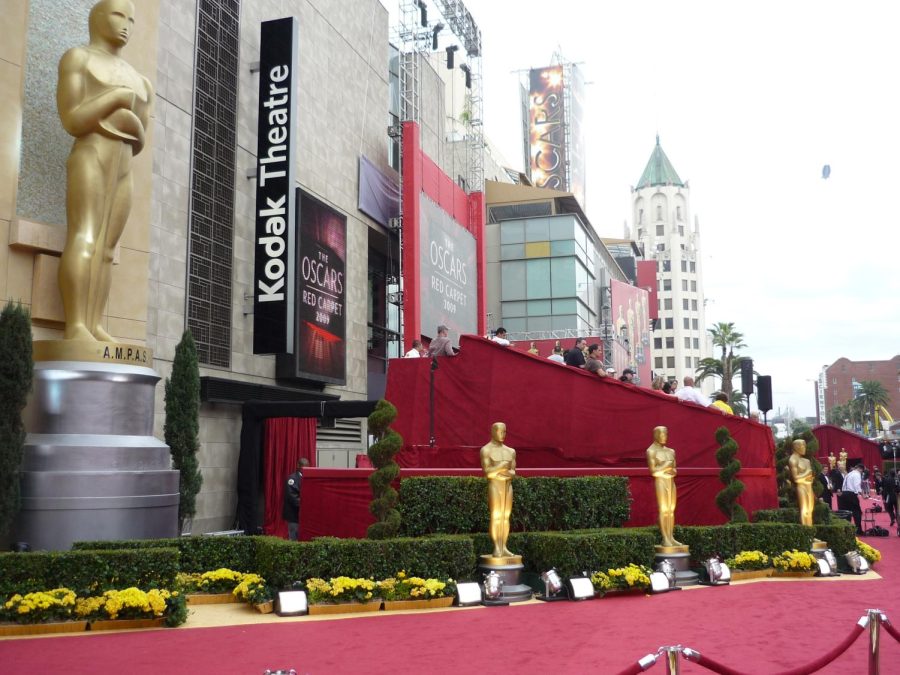 File:Red carpet at 81st Academy Awards in Kodak Theatre.jpg by Greg in Hollywood (Greg Hernandez) is licensed under CC BY 2.0.